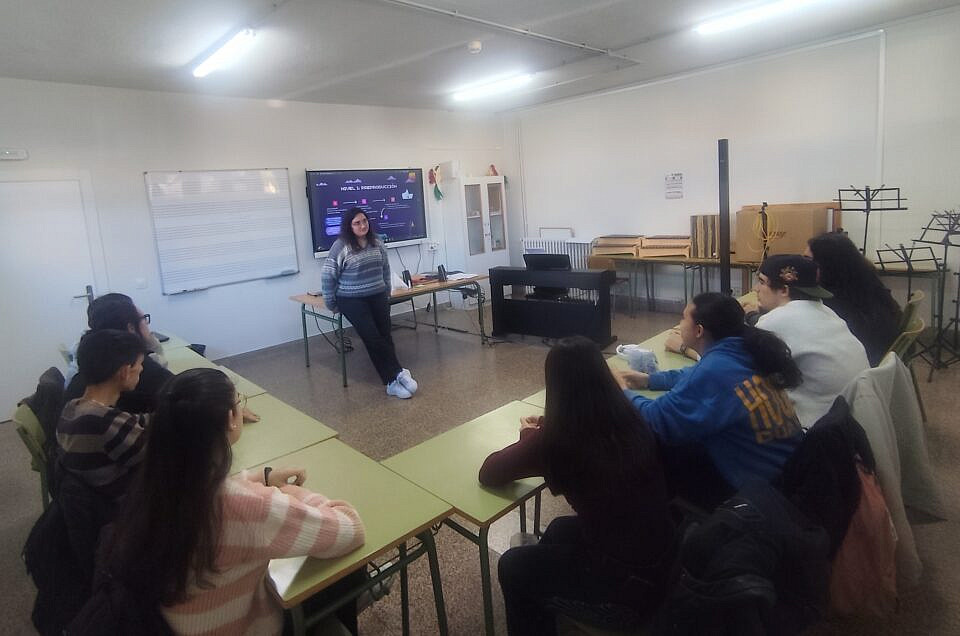 CHARLA – TALLER SOBRE DOBLAJE – ALUMNOS ARTES ESCÉNICAS